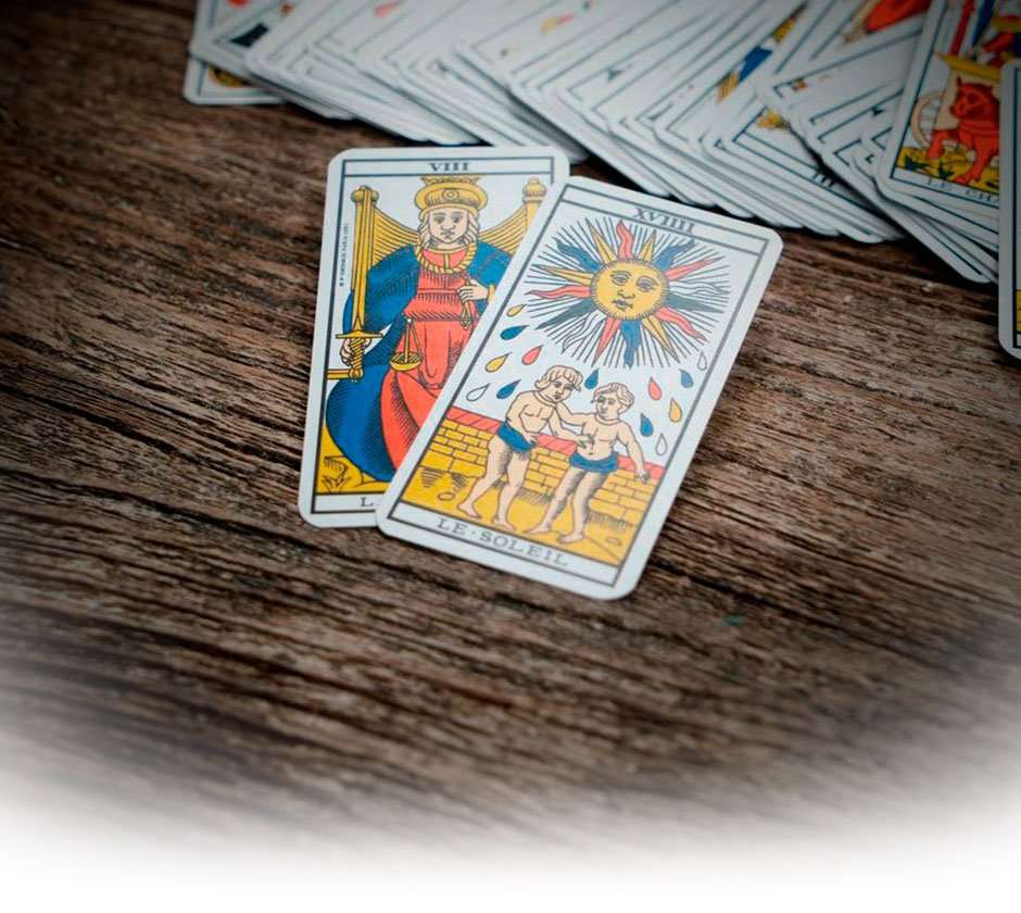 Tarot de Marsella,simbolismos,significados,orientación,claridad,autoconocimiento,consultas,espiritualidad,sabiduría ancestral,crecimiento personal,evolución espiritual,Centro Chí Ourense
